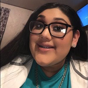 Meet your Posher, Itzel